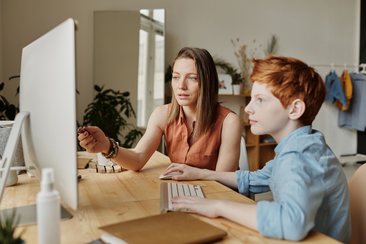 11 plus tutor teaching a student in slough